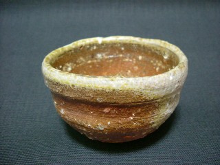 信楽ぐい呑み・クリックすると別ウインドウが開きます。